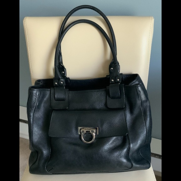 Beautiful Salvatore Ferragamo Leather Handbag - Picture 1 of 6